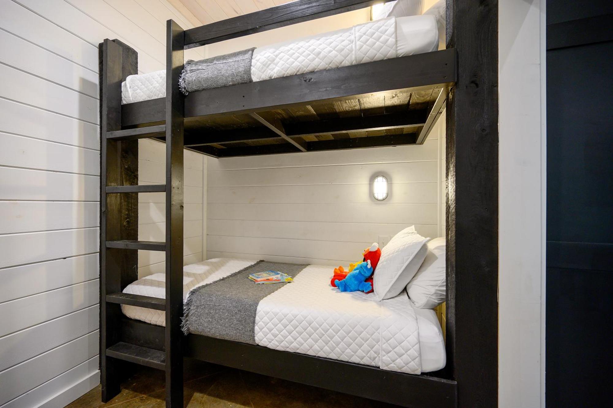Two Knights Luxury Cabin Broken Bow Eksteriør billede